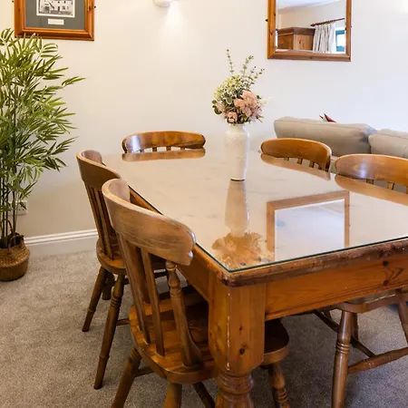 The Uplands Apartment *